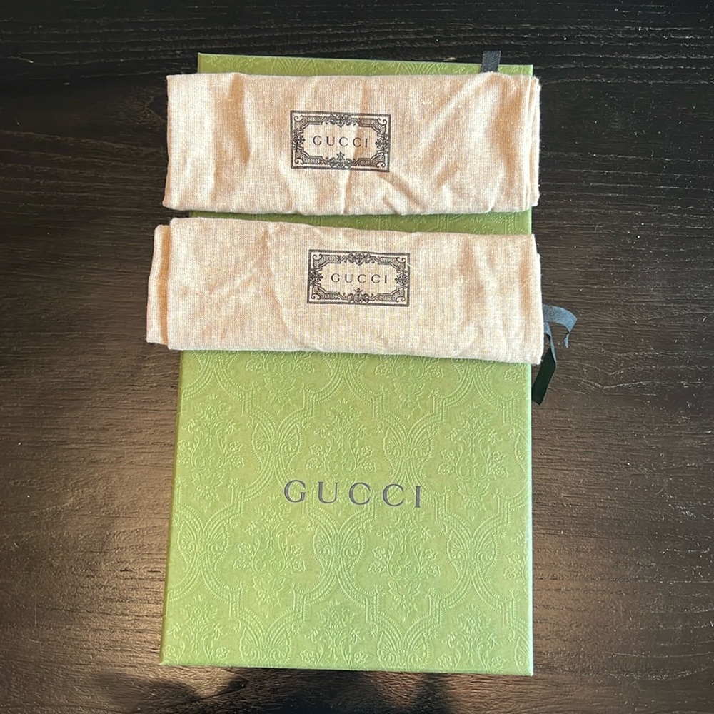 Gucci box, 2 dust bags.